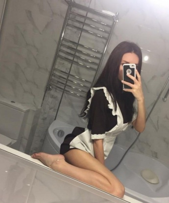 🌹 Я знаю, как доставить удовольствие и удовлетворить все твои сексуальные желания. 💋 Мои услуги включают классический, оральный и анальный секс, а также эротический массаж и стриптиз. 🌟 Я умею создать атмосферу релакса и наслаждения. ✨ Возможны индивидуальные запросы и эксперименты. 💦 У меня есть отличные отзывы от предыдущих клиентов, которые гарантируют мою профессиональность и качество обслуживания. 💯 Я живу в Москве и могу принять тебя у себя в уютной и безопасной обстановке. 🏠 Смотри мои фото и отправь мне сообщение, чтобы начать наше незабываемое приключение. 😉💕 Светлана