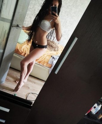💋
Я креативная и страстная, опытная и нежная. Моя игривая натура привлекает и завораживает. Я обладаю всем, чтобы удовлетворить твои самые сокровенные желания. Наша встреча будет неповторимой и полна эмоций! 💫
У меня есть множество услуг, чтобы подарить тебе незабываемое наслаждение. От классического секса до фантазийных ролевых игр - все возможно со мной. Разнообразие поз и умение доставить удовольствие - мои сильные стороны. 💃
Мои постоянные клиенты отмечают мою профессиональность и открытость. Я всегда ценю конфиденциальность и понимание. Отзывы о моей работе говорят сами за себя. Открой для себя мир наслаждений со мной! 🌟
Не забудь взглянуть на мои фото, чтобы оценить всю мою соблазнительность. Жду тебя в Москве для незабываемой встречи! 💕 Анна